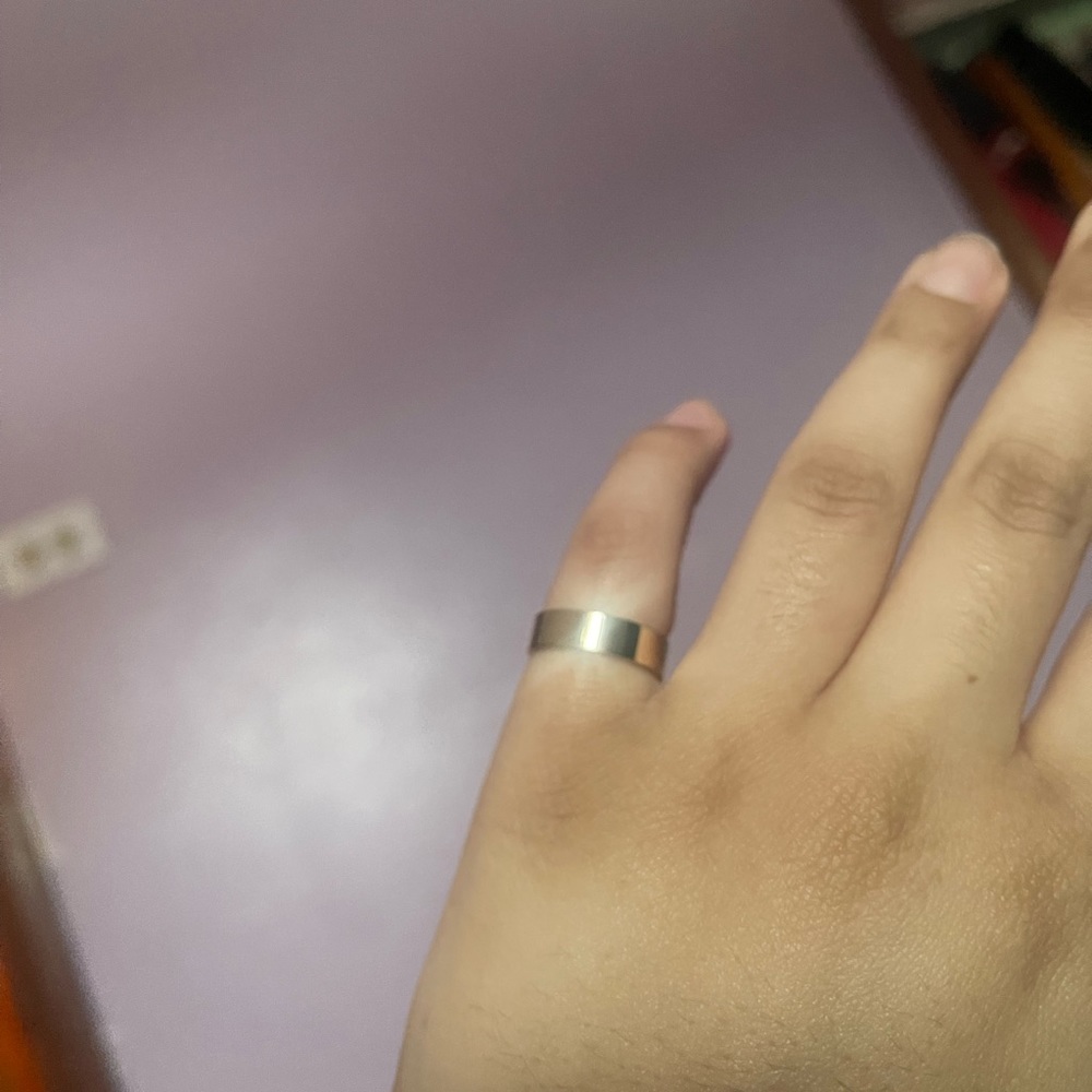 Gold Ring - Picture 2 of 3
